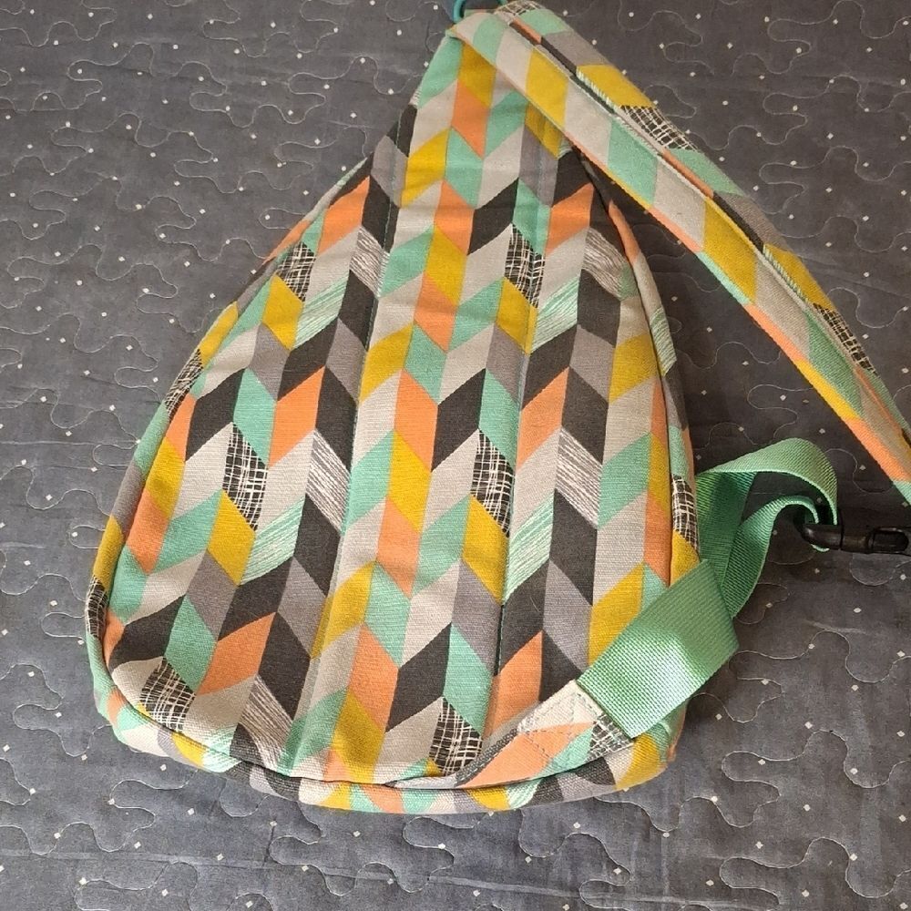 Geometric Patterned Sling Bag - Picture 2 of 5